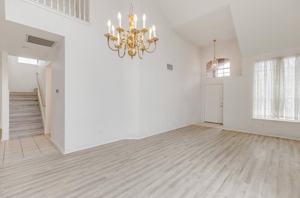 1805 White Oak Loop, Round Rock TX  78681-2117 exterior