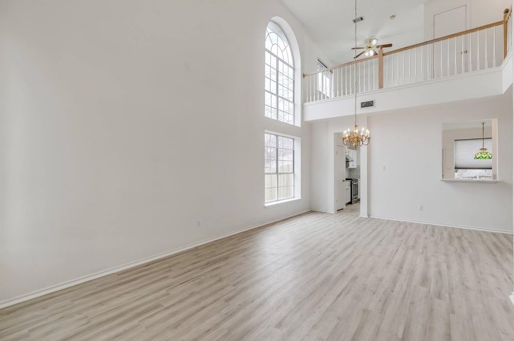 1805 White Oak Loop, Round Rock TX  78681-2117 exterior