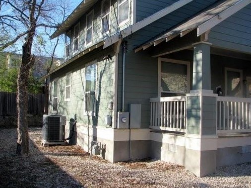 3104 Helms St, Austin TX  78705-3013 exterior