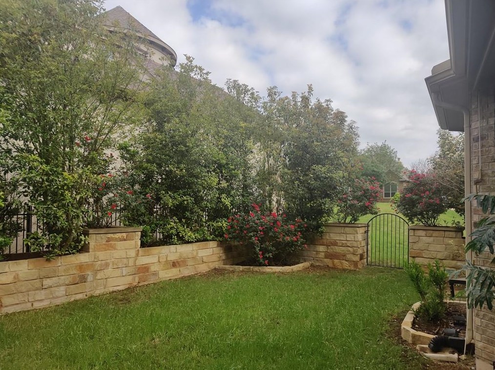 201 Montalcino Blvd, Austin TX  78734-5088 exterior