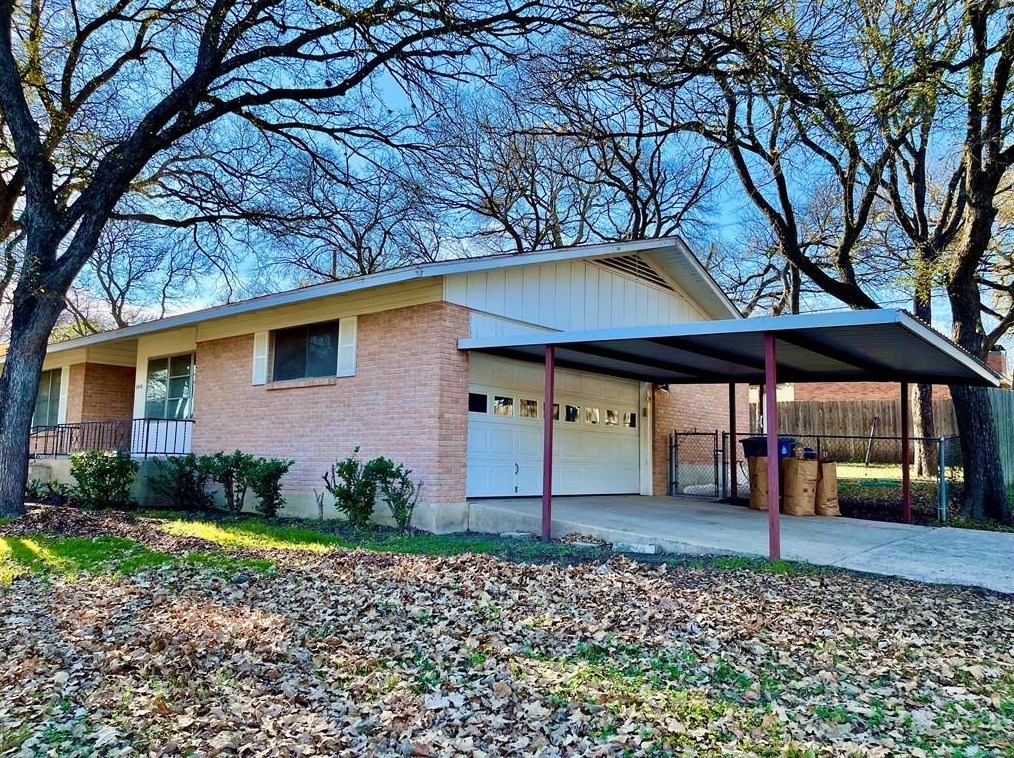 4018 Vineland Dr, Austin TX  78722-1231 exterior