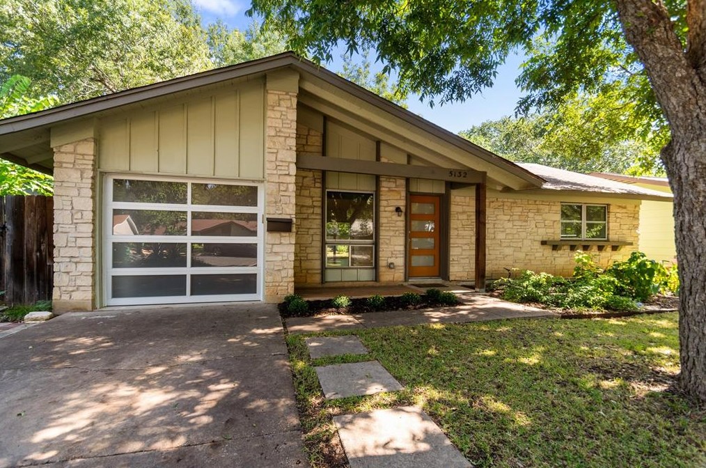 5132 Meadow Creek Dr, Austin TX  78745-3046 exterior