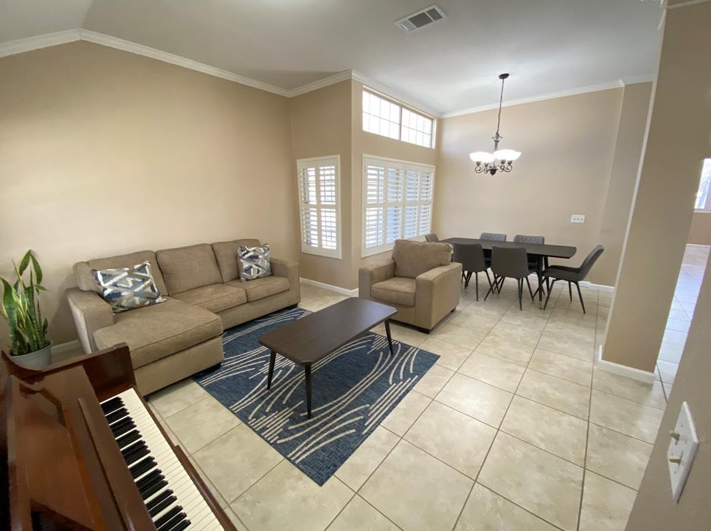 2927 Wickersham Ln, Austin, TX 78741-7354