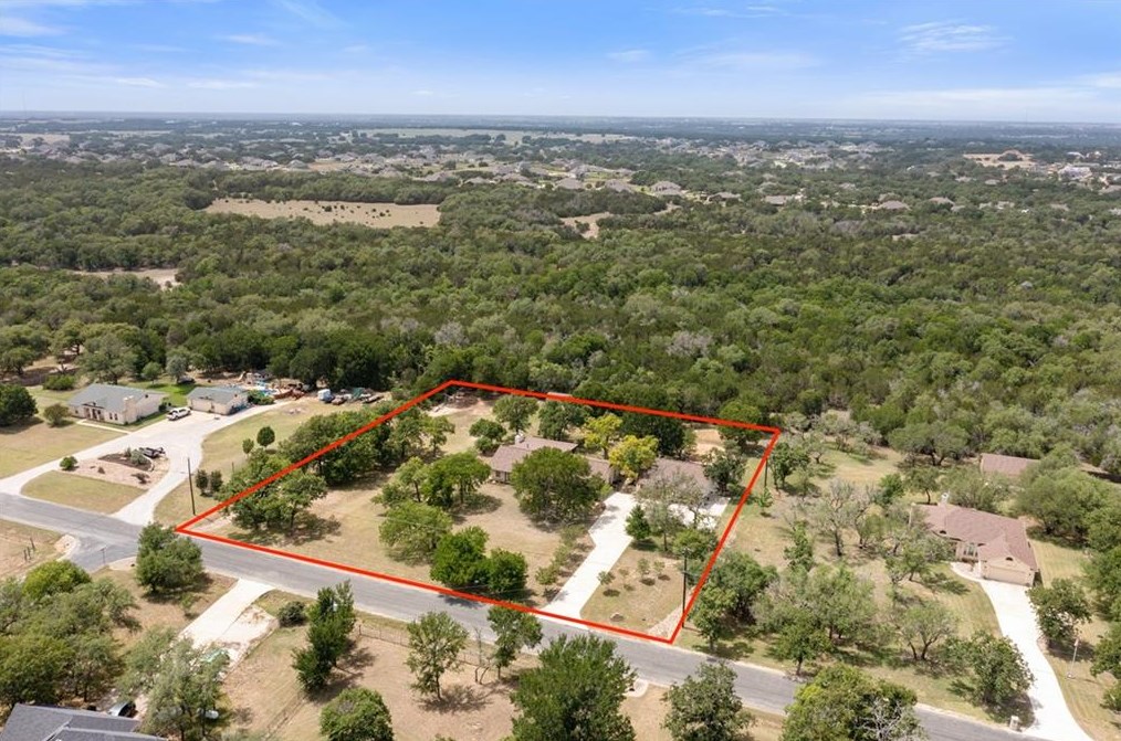 506 Carriage Oaks Dr, Liberty Hill, TX 78642-3875
