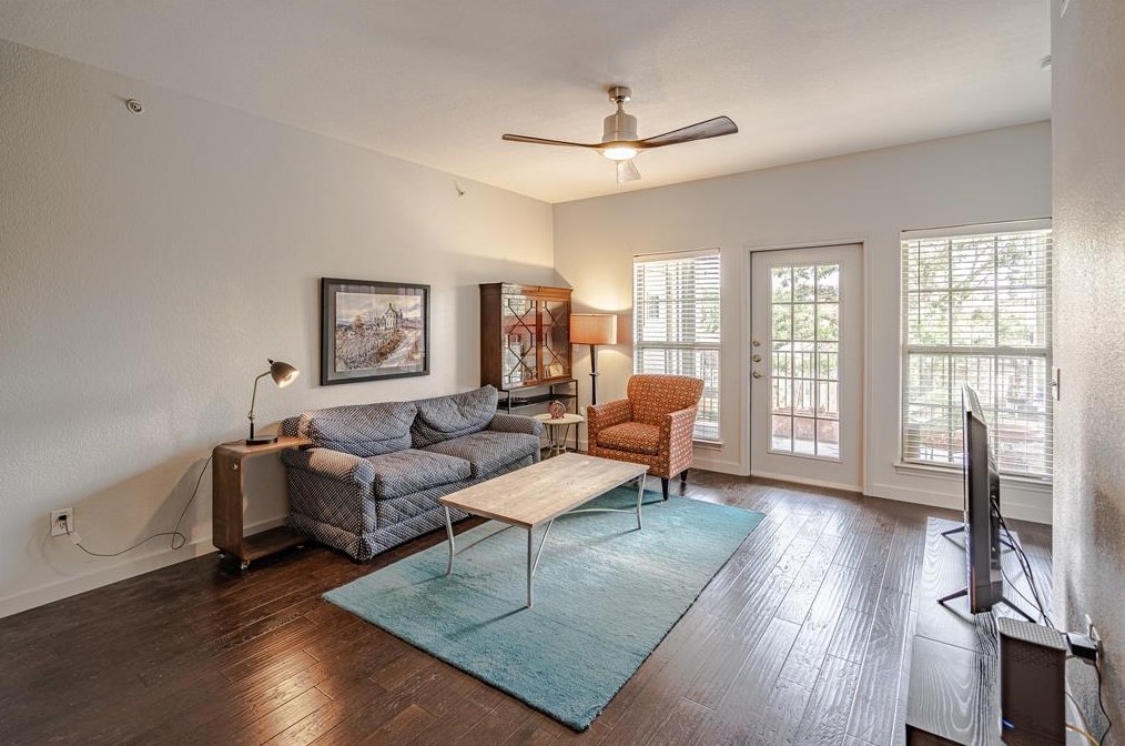 6810 Deatonhill Dr #1102, Austin, TX 78745
