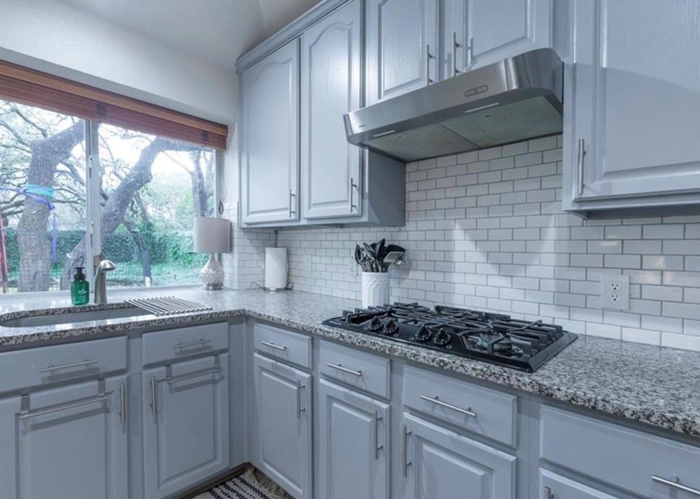 6101 Roxbury Ln, Austin TX  78739-1658 exterior