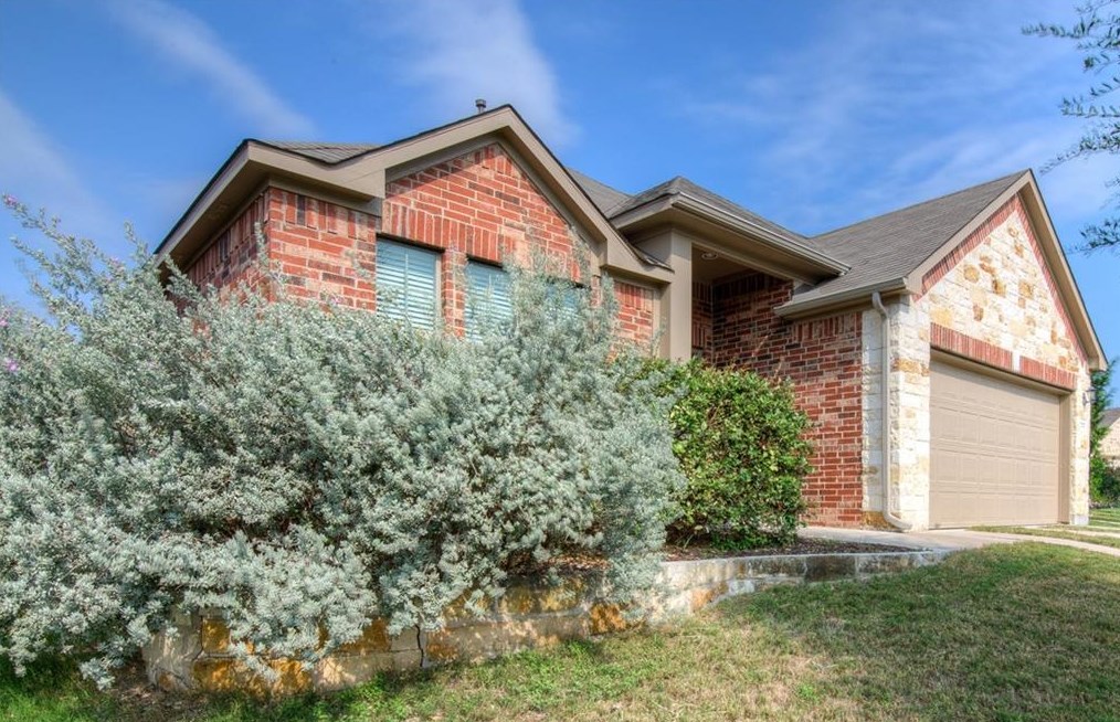 7702 Huddleston Ln, Austin TX  78745-4195 exterior