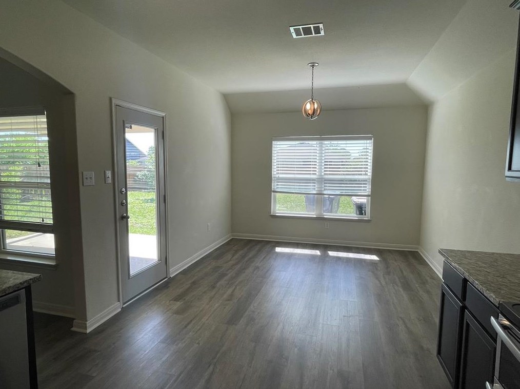 1531 Twin Estates Dr, Uhland TX  78640 exterior