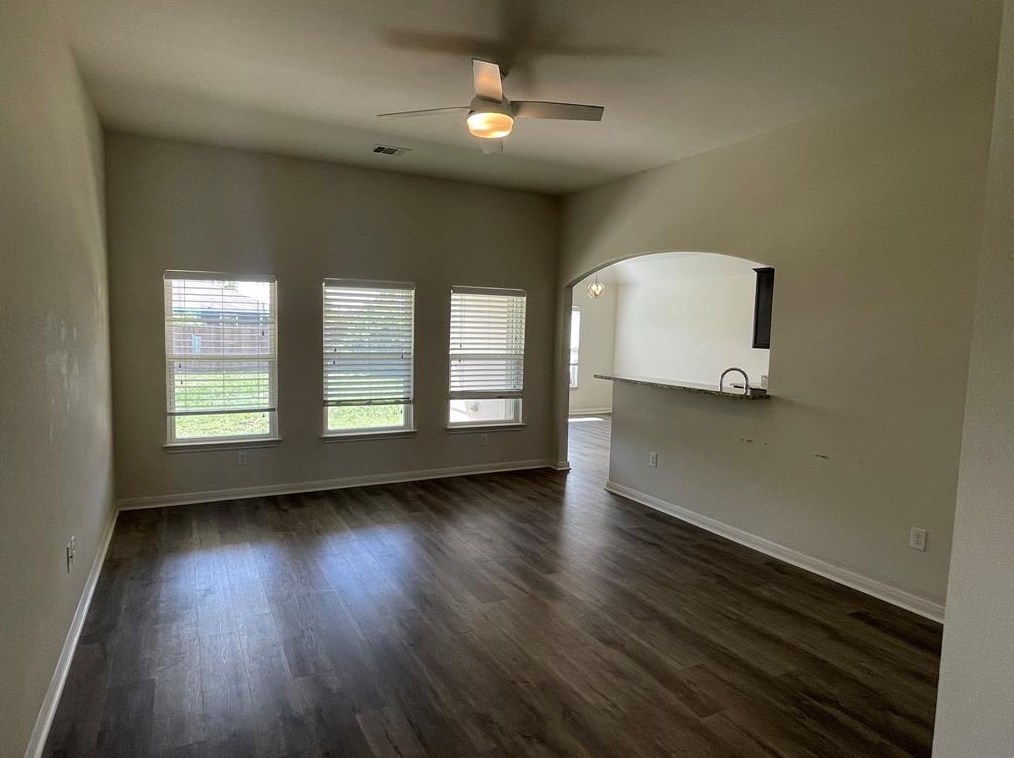 1531 Twin Estates Dr, Uhland, TX 78640