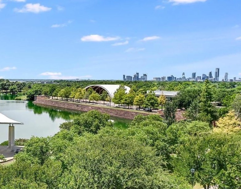 1701 Simond Ave #320, Austin, TX 78723