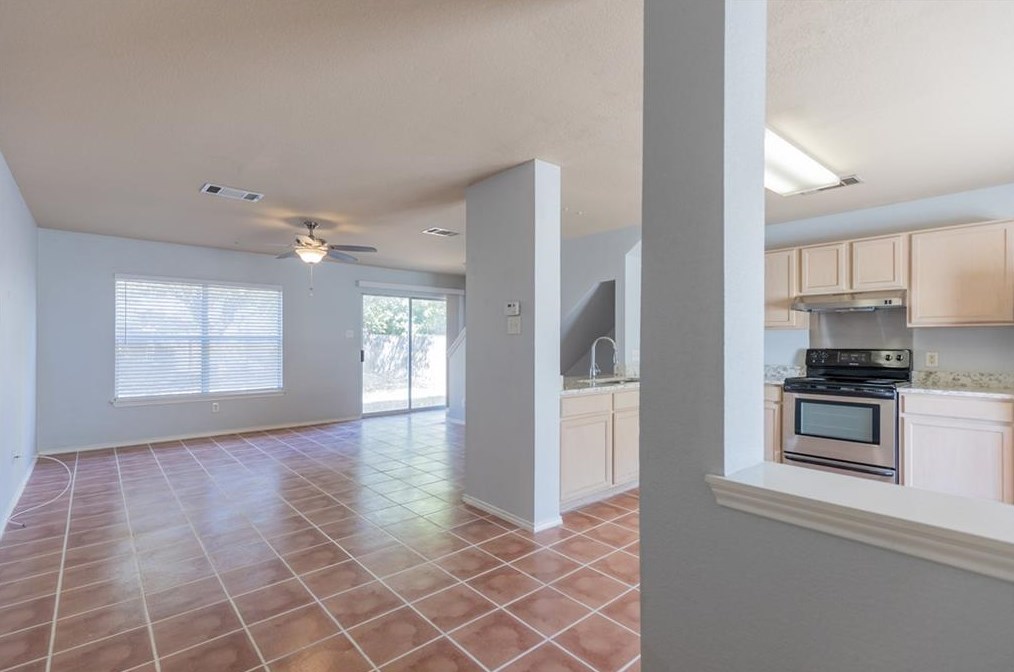 10512 Garbacz Dr, Austin TX  78748-3770 exterior