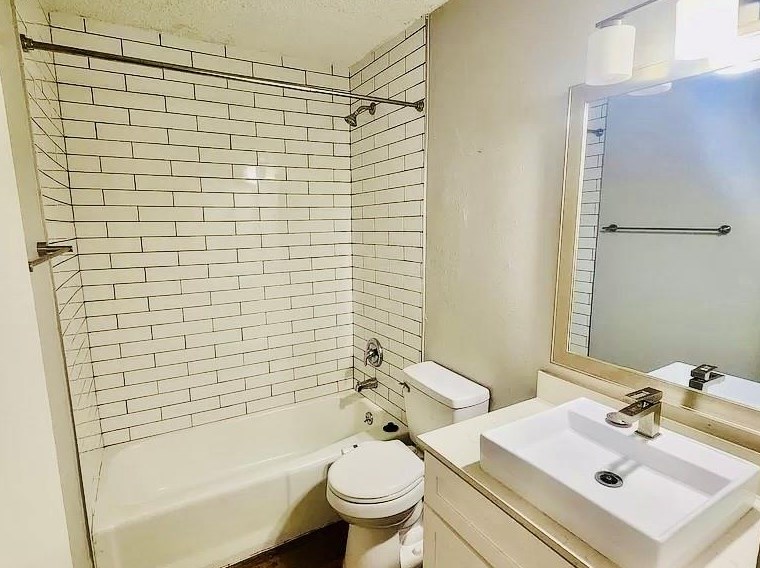 1614 Wheless Ln, Austin TX  78723-1147 exterior