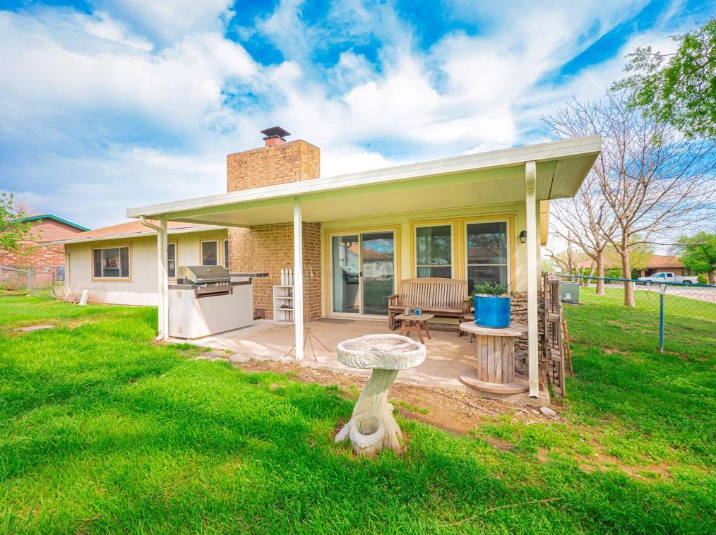 15308 Spg Hl Ln, Pflugerville TX 78660-3339 exterior