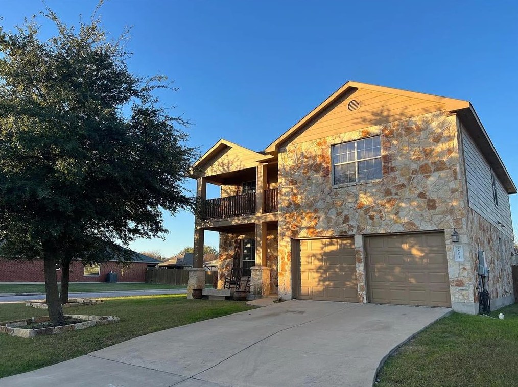 201 Mossy Rock Dr, Monadale, TX 78634