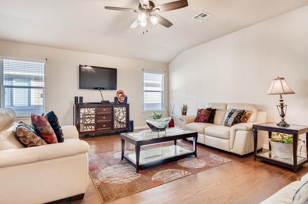 912 Niobrara River Dr, Pflugerville, TX 78660