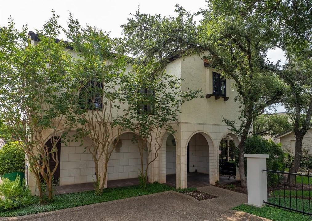 38 Club Estates Pkwy, Austin, TX 78738-1429