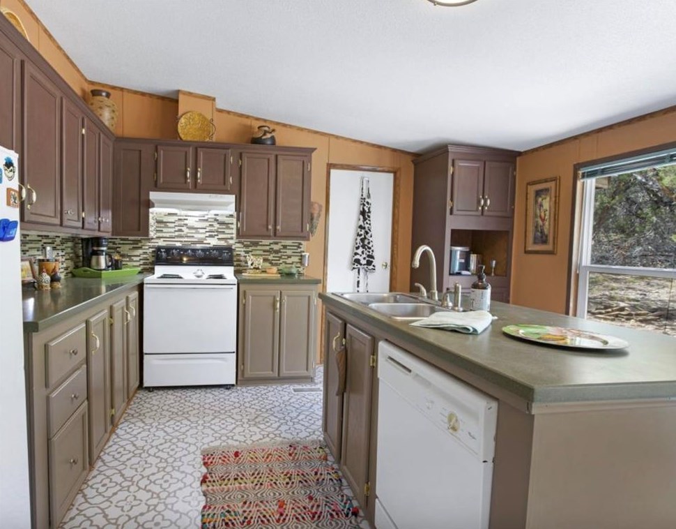1502 Cyn Trce, New Braunfels TX  78133-2145 exterior