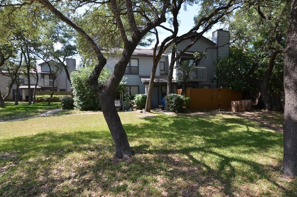 8404 Lyndon Ln, Austin, TX 78729-3747