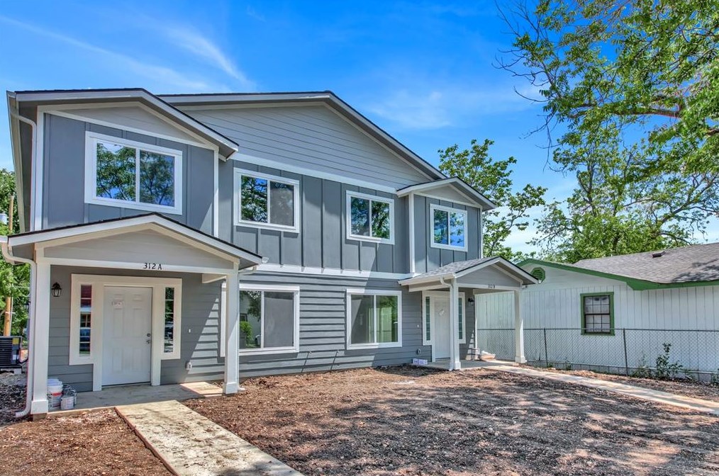 312 Lizzie St, Taylor, TX 76574-2459