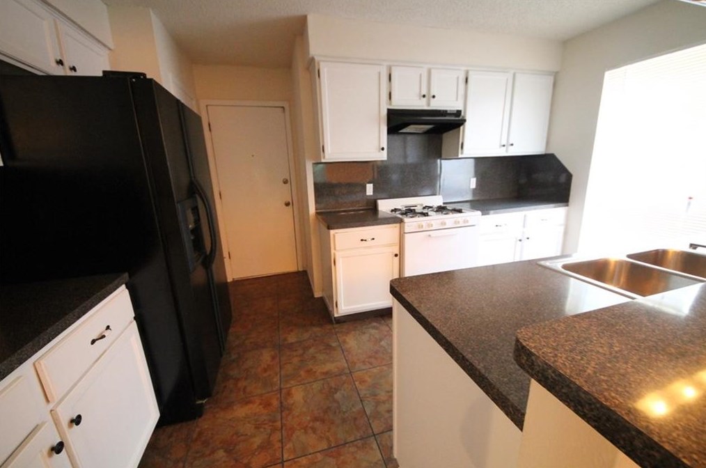 11914 Swallow Dr, Austin TX  78750-2117 exterior