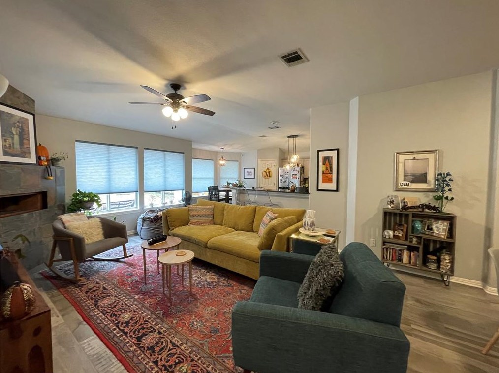 1125 Debbie Ct, San Marcos, TX 78666-3170