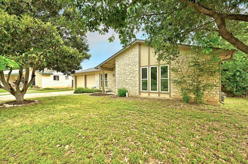 7405 Bucknell Dr, Austin, TX 78723-1633