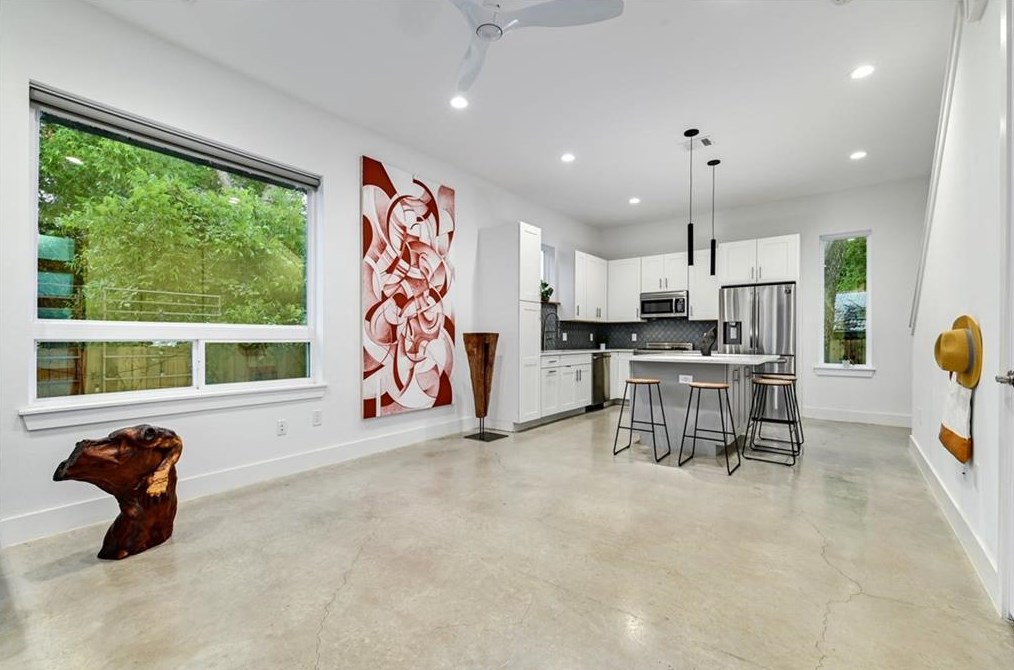 1131 Map St #2, Austin, TX 78721