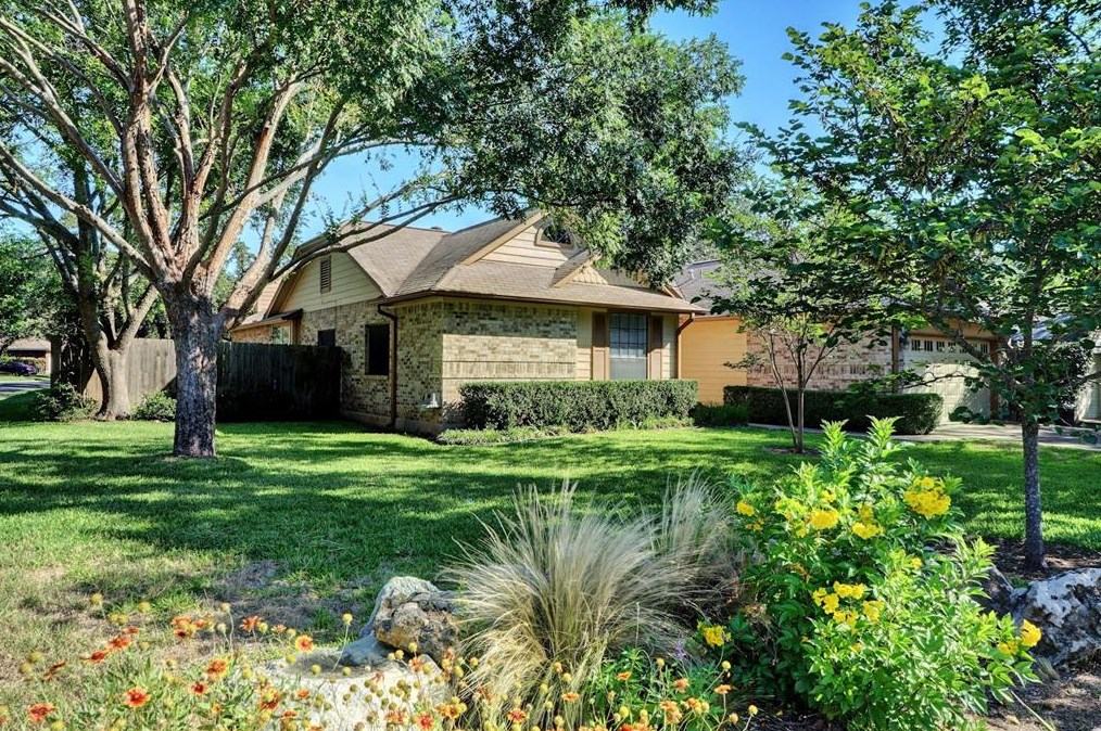 9114 Hazelhurst Dr, Austin, TX 78729-3642