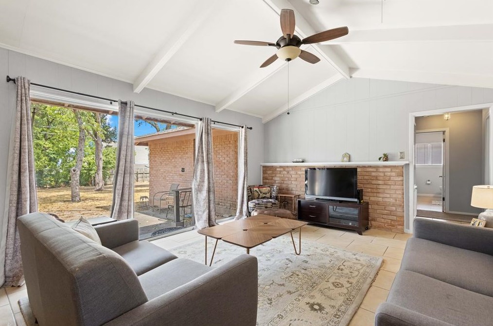 3906 Sierra Dr, Austin TX  78731-3912 exterior