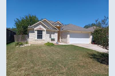 217 Sunshadow Dr, Lockhart, TX 78644 - Photo 1