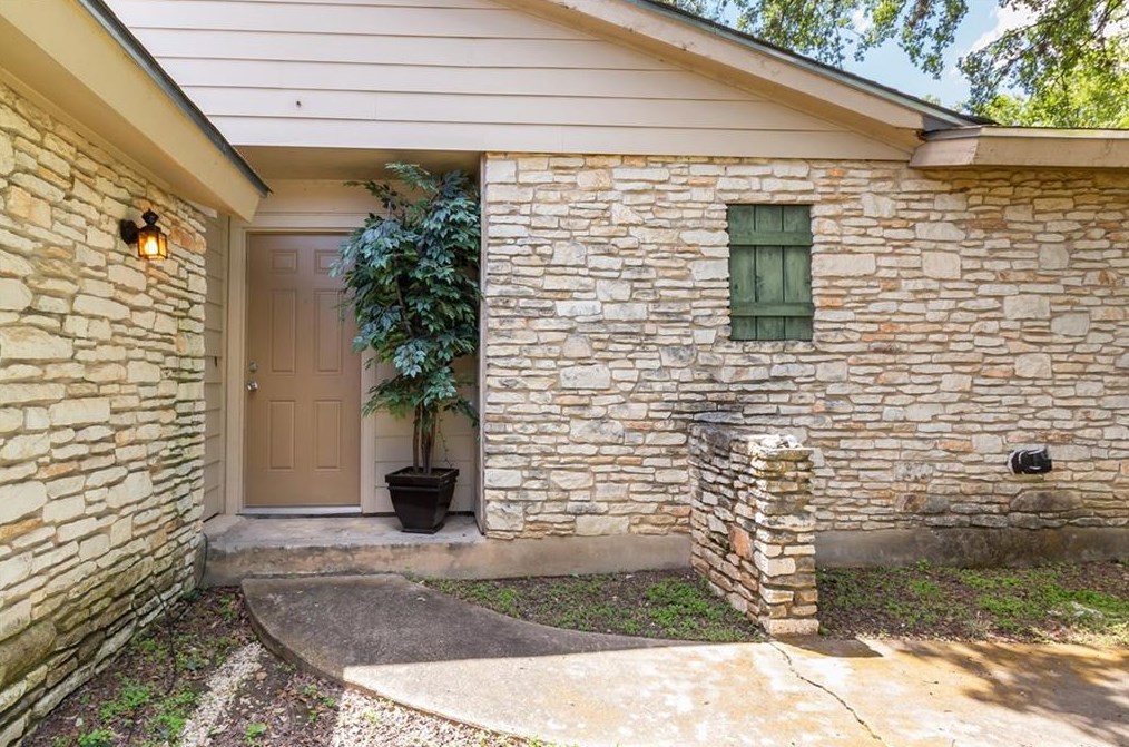 6301 Latigo Pass, Austin, TX 78749-1805