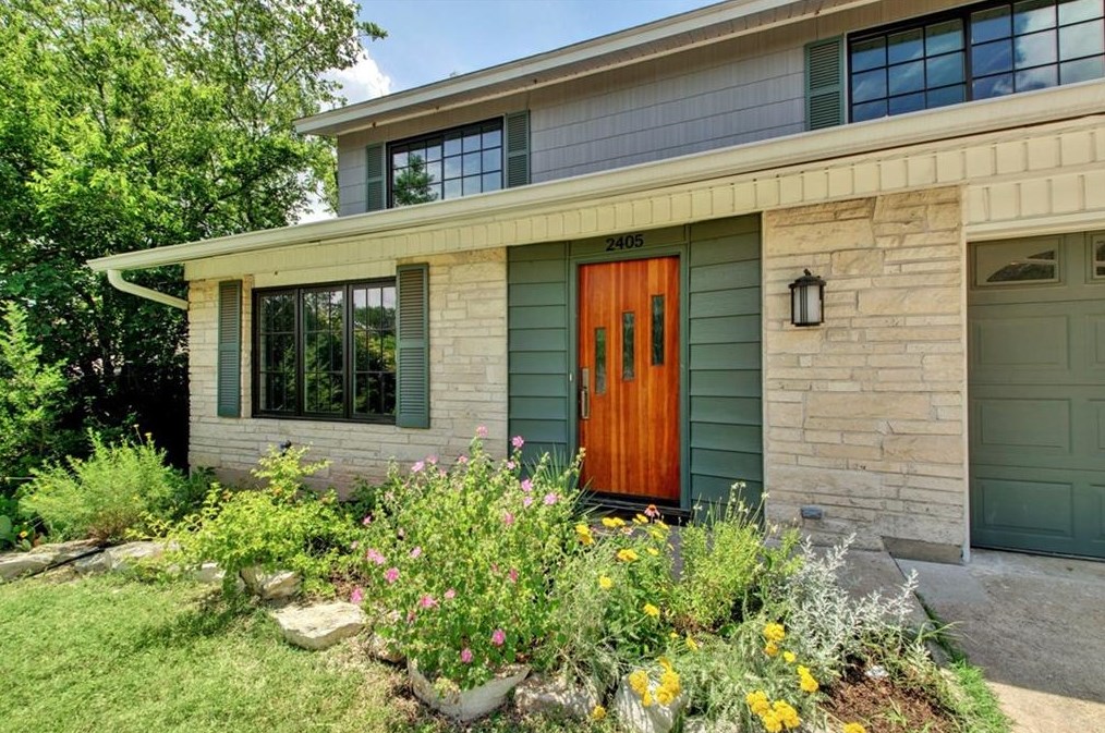 2405 Loyola Ln, Austin TX  78723-2120 exterior