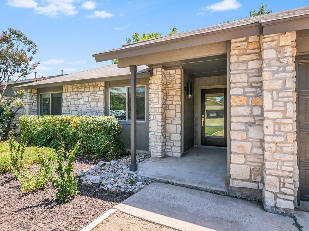 5409 Wolf Run, Austin, TX 78749-1277