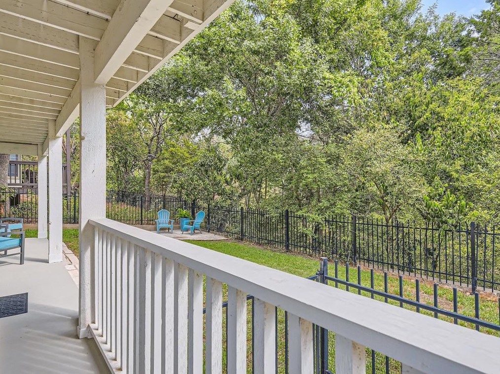 5809 Sandalwood Holw, Austin TX exterior