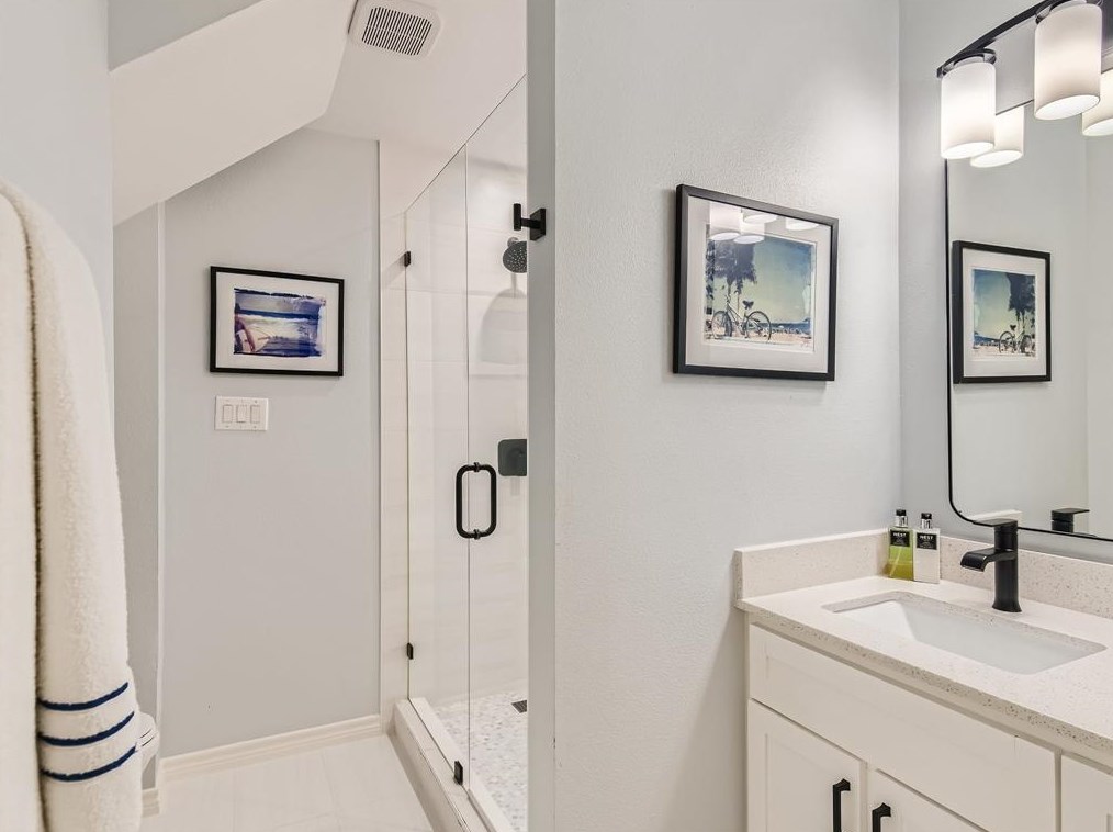 5809 Sandalwood Holw, Austin TX exterior