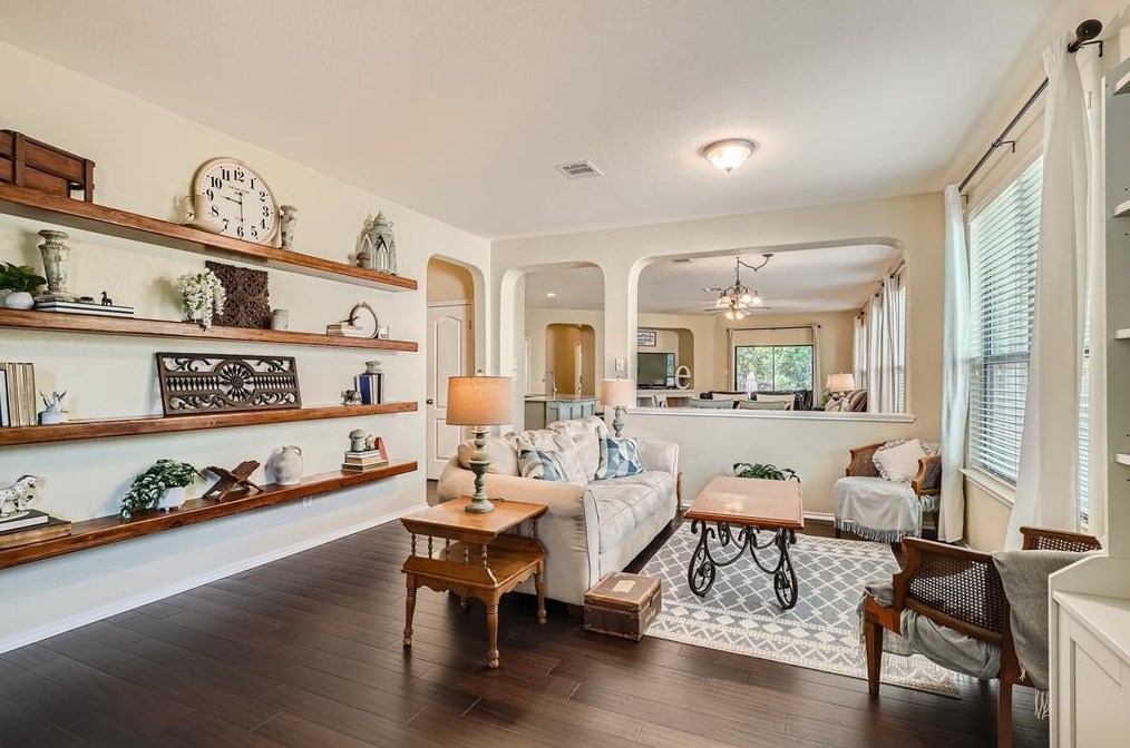 223 Wildwood Dr, Georgetown, TX 78633-5015