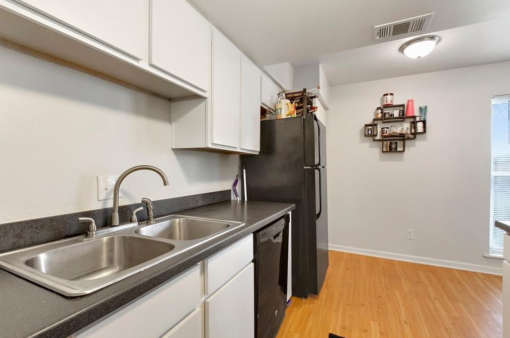 2301 Ohlen Rd #106, Austin, TX 78757