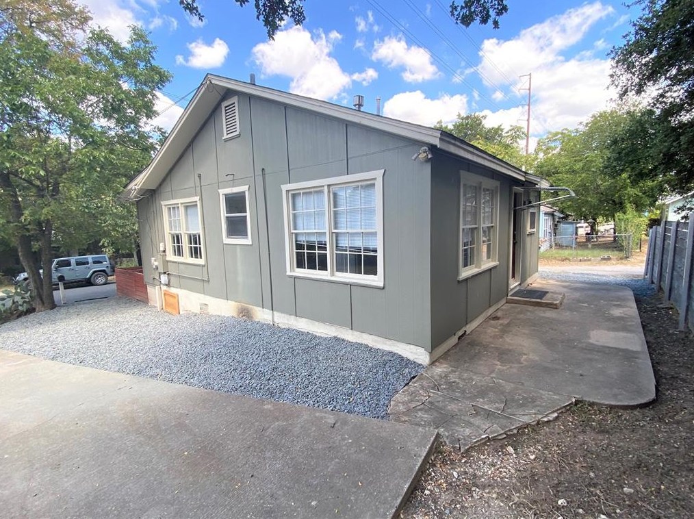1305 S 5th St, Austin, TX 78704