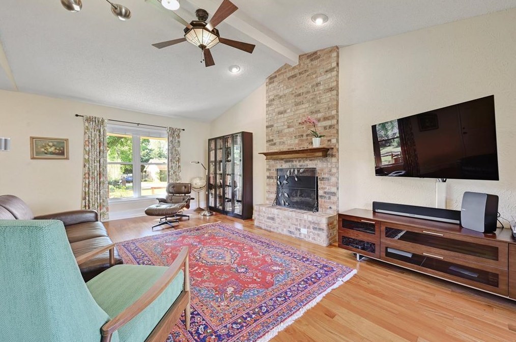 7208 Trce Chain Dr, Austin TX  78749-2141 exterior