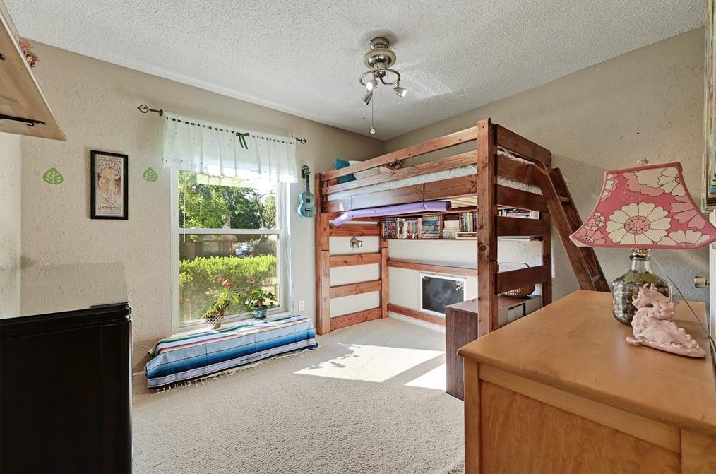 7208 Trce Chain Dr, Austin TX  78749-2141 exterior