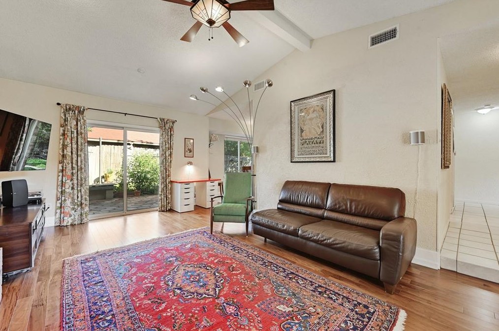 7208 Trace Chain Dr, Austin TX  78749-2148 exterior