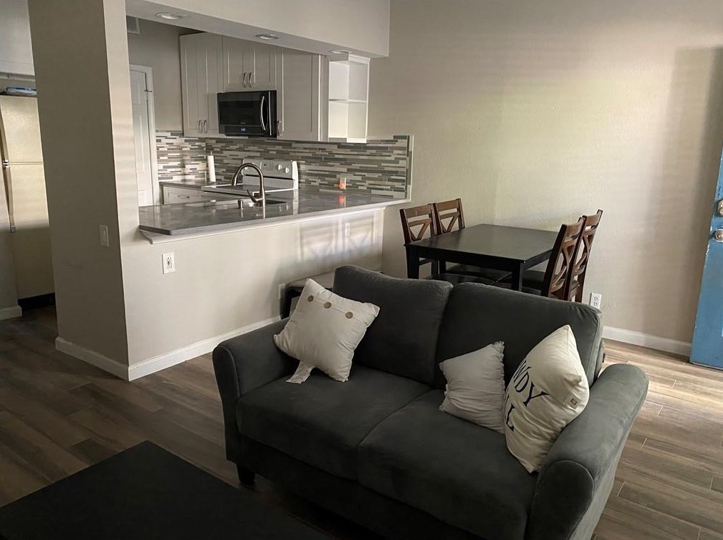 802 S 1st St #109, Austin, TX 78704