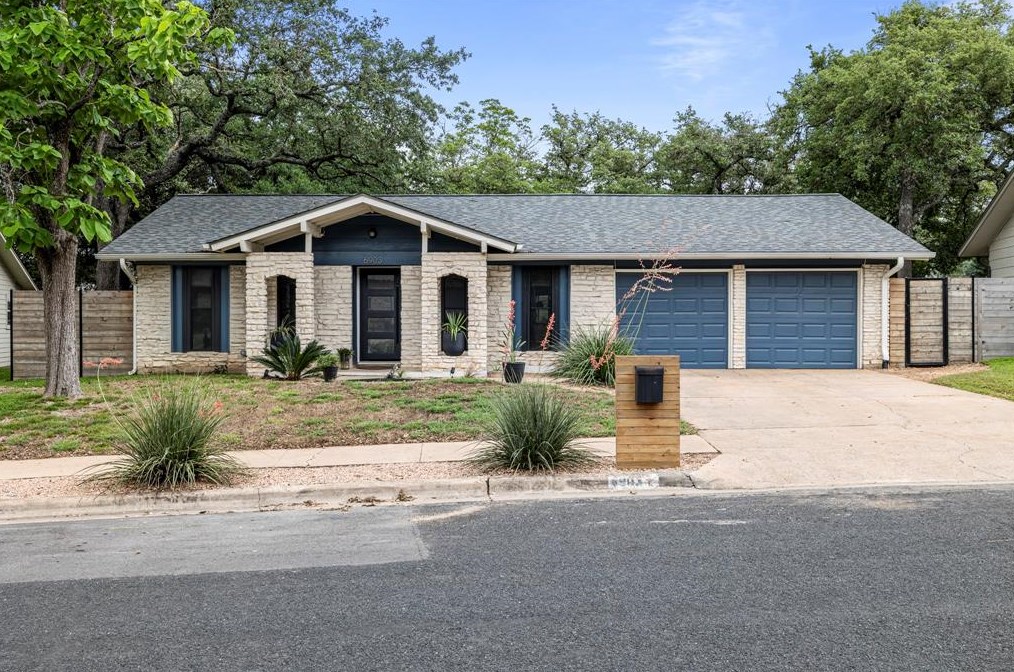 6903 Whispering Oaks Dr, Austin, TX 78745-5316