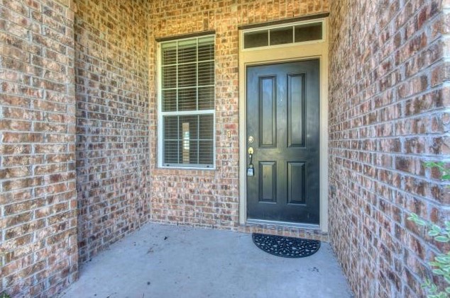 225 Lexington Dr, Austin, TX 78737