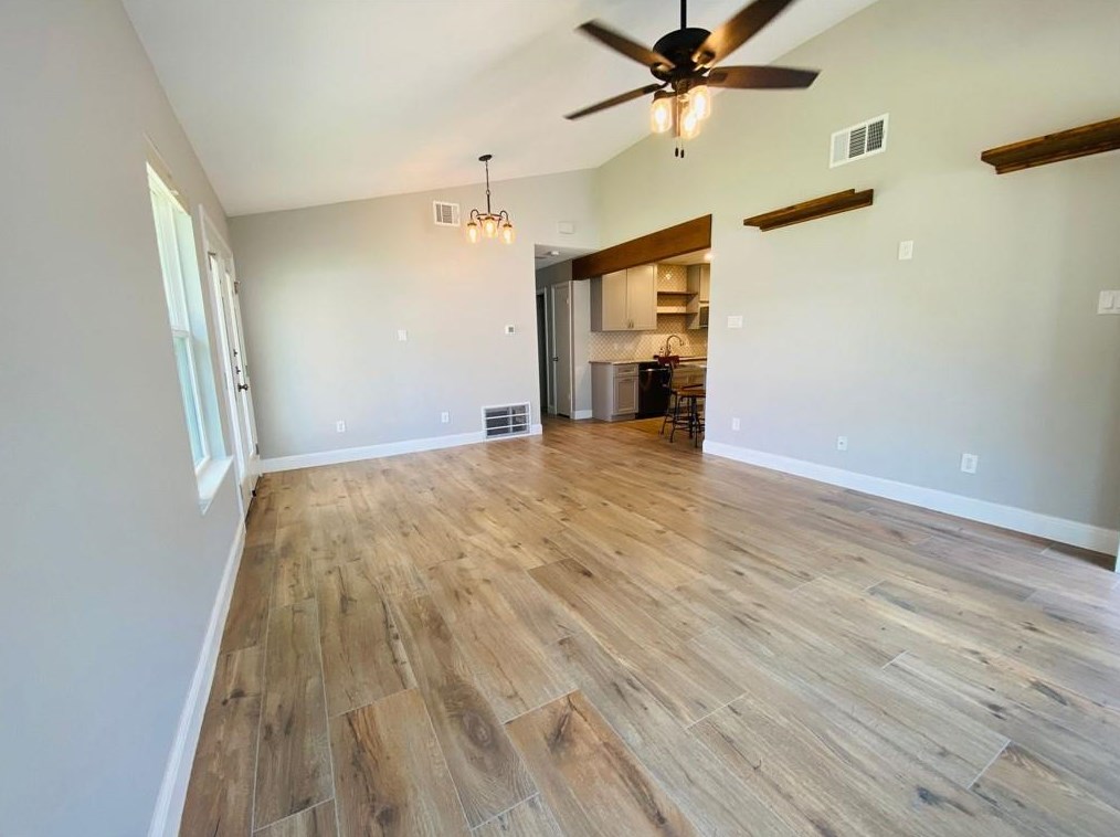 13000 Pollard Dr, Austin TX  78727-7021 exterior
