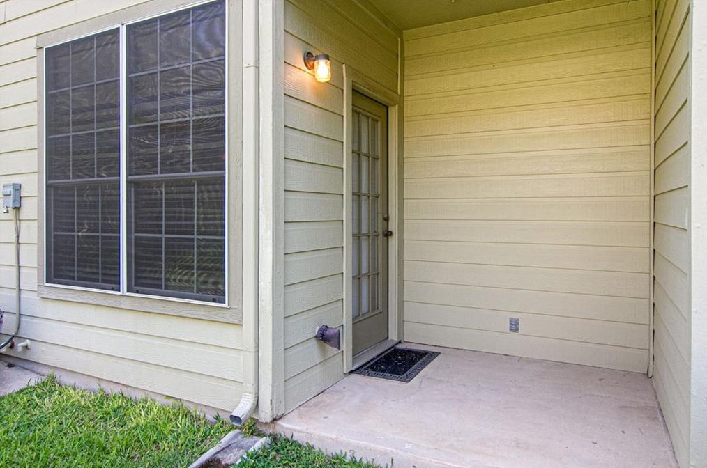 12401 Los Indios Trl, Austin TX  78729-7631 exterior
