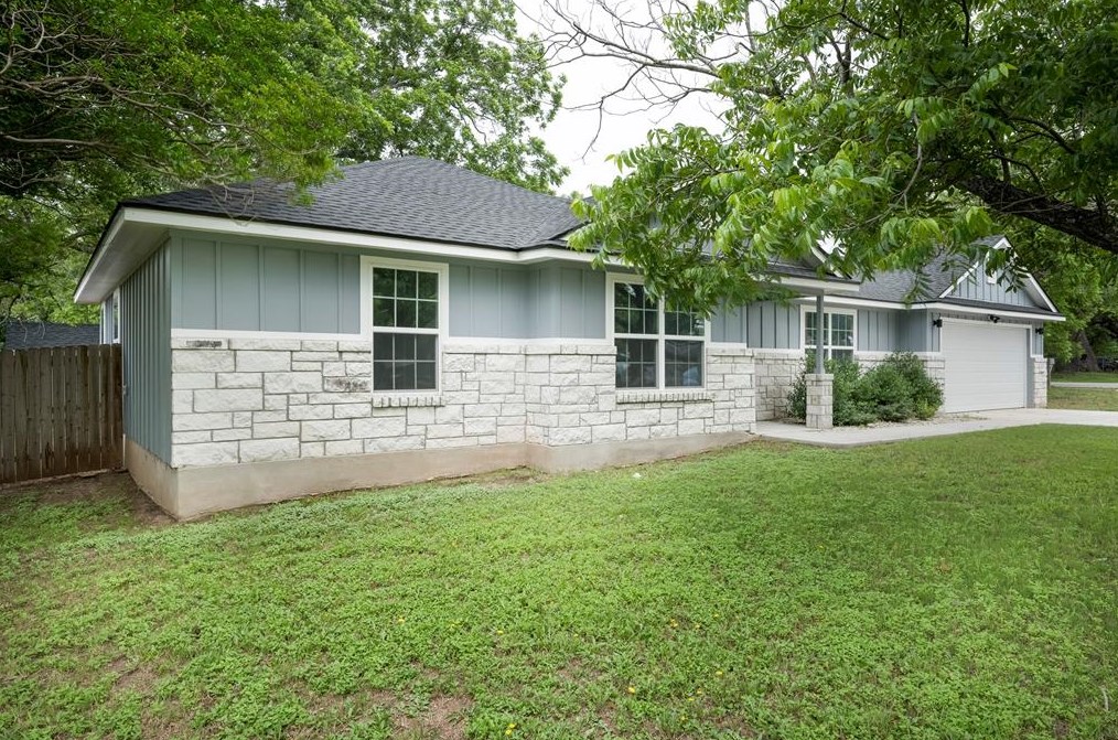 207 East Ave, Florence, TX 76527