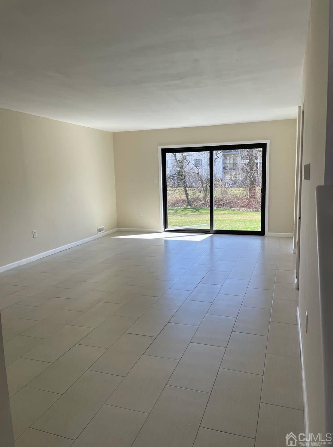 246 Hampshire Ct, Piscataway, NJ 08854