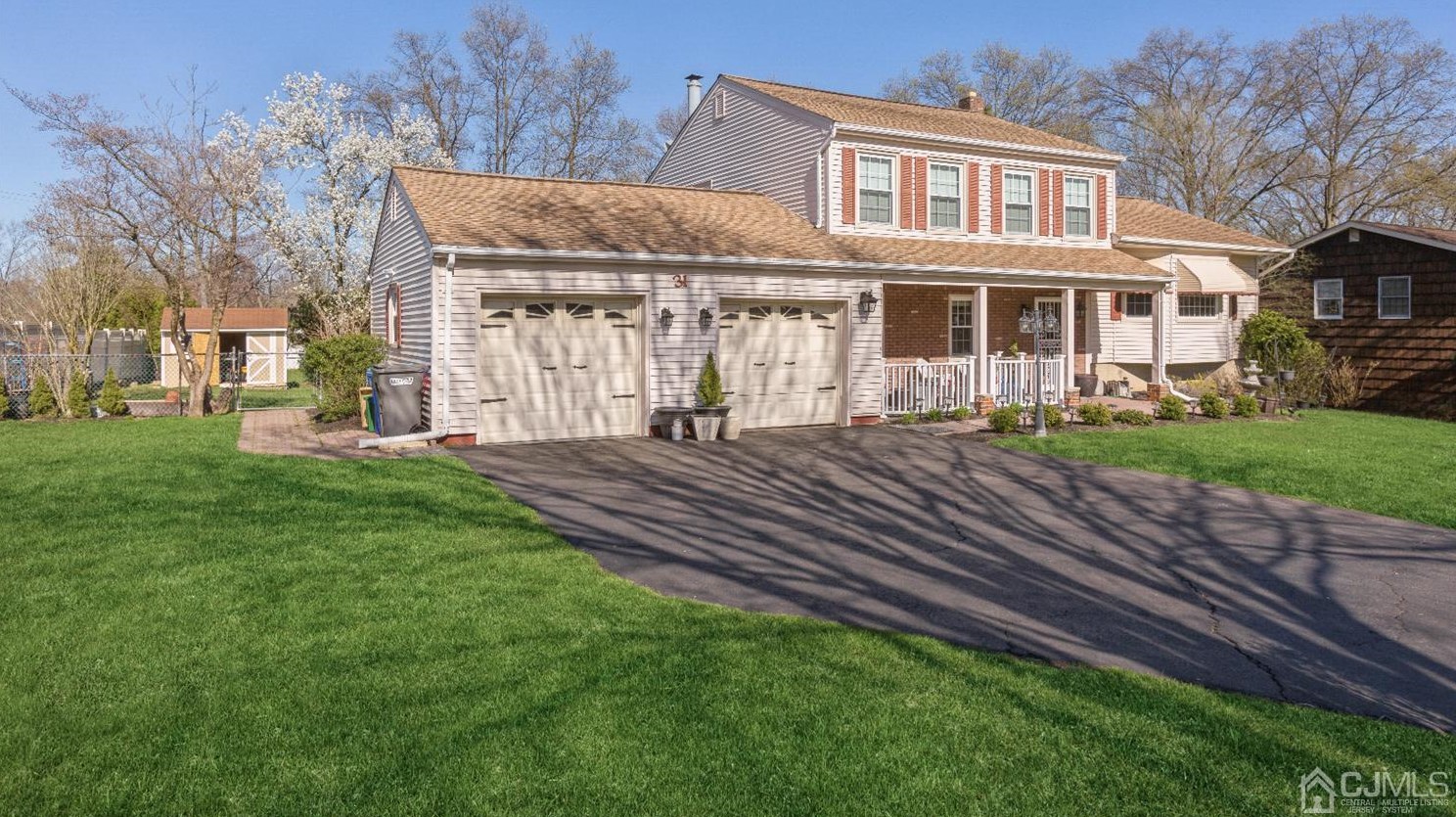 31 Woodlake Dr, Piscataway, NJ 08854