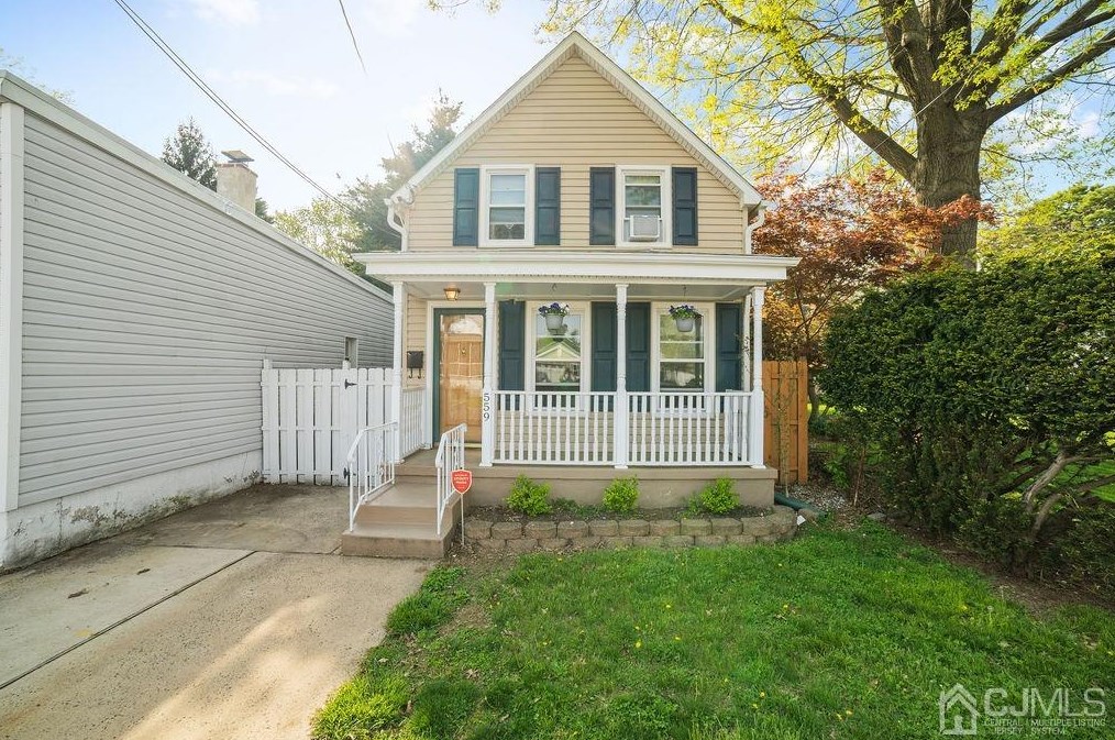 559 Almon Ave, Woodbridge, NJ 07095-3803